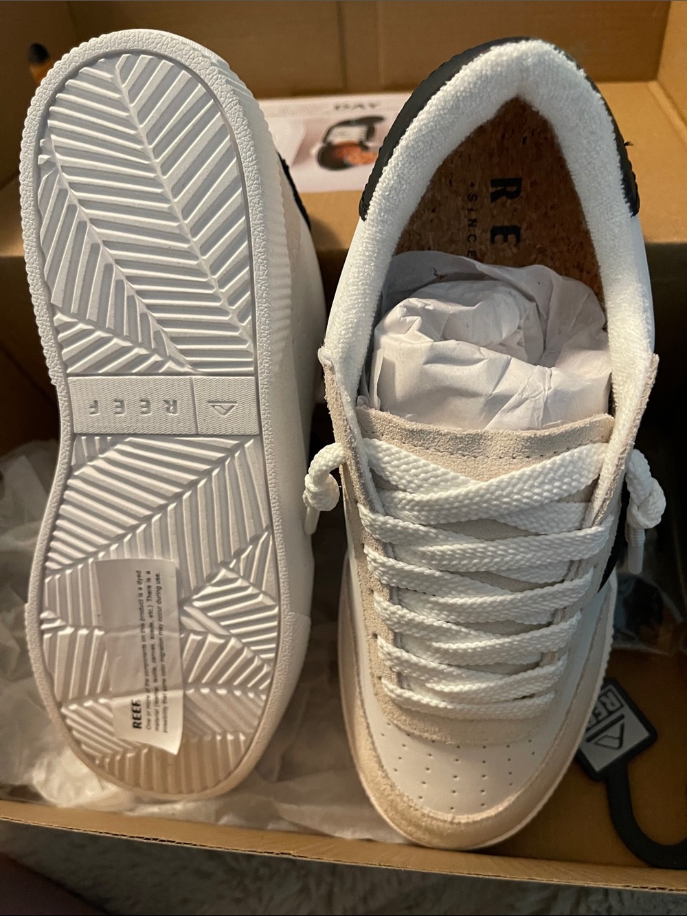 New lay day seas REEF hidden wedge insole sneakers in white leather size 7 NIB - Picture 4 of 6